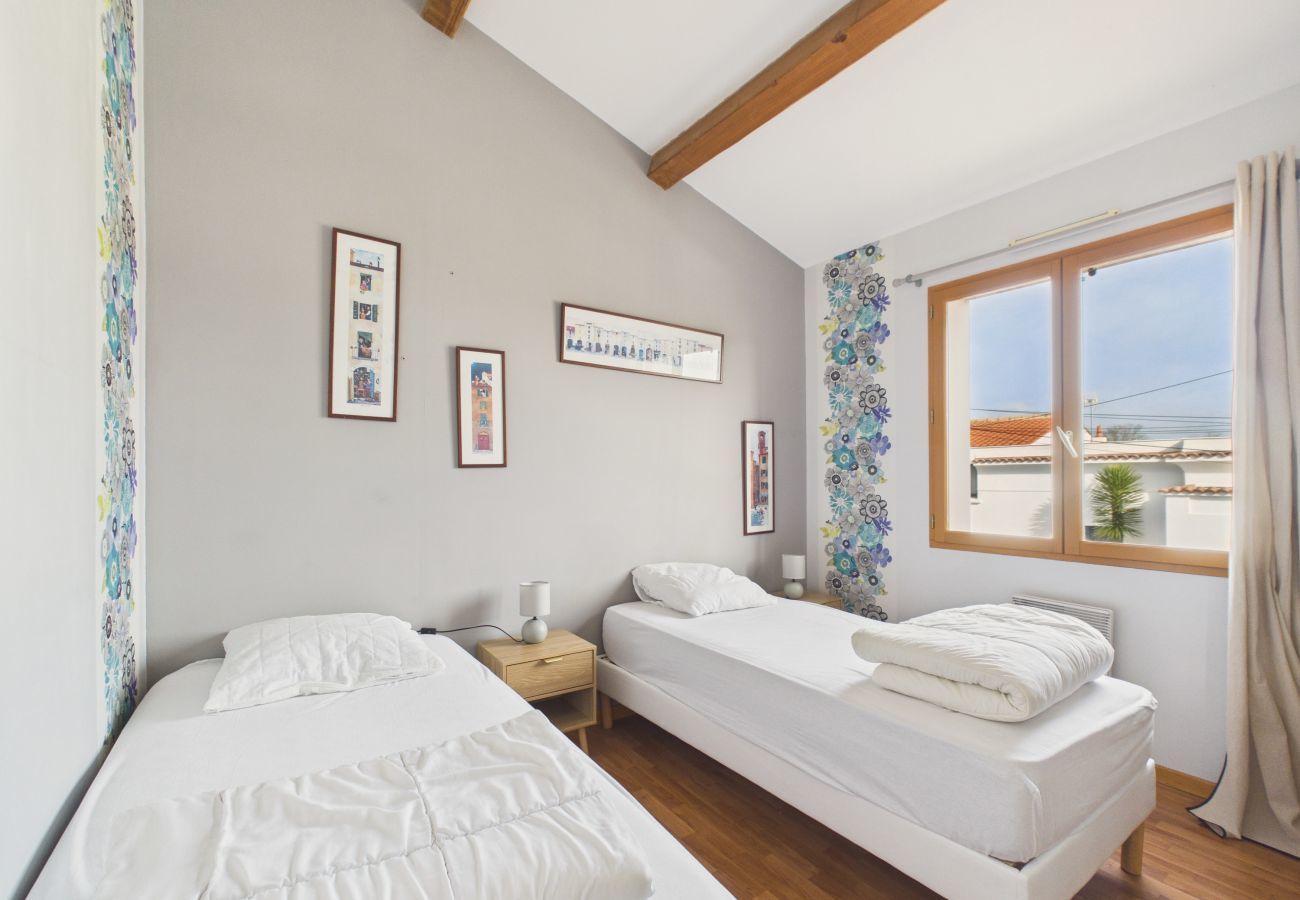 House in Saint-Gilles-Croix-de-Vie - House for 8 with garden, Saint-Gilles town centre