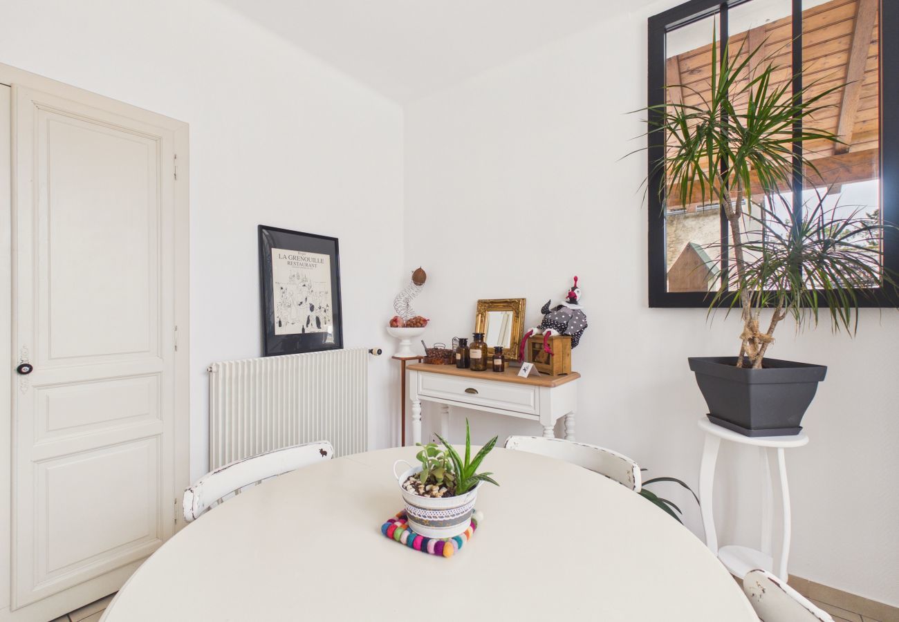 House in Montignac - House for 4 with terrace - Montignac town centre