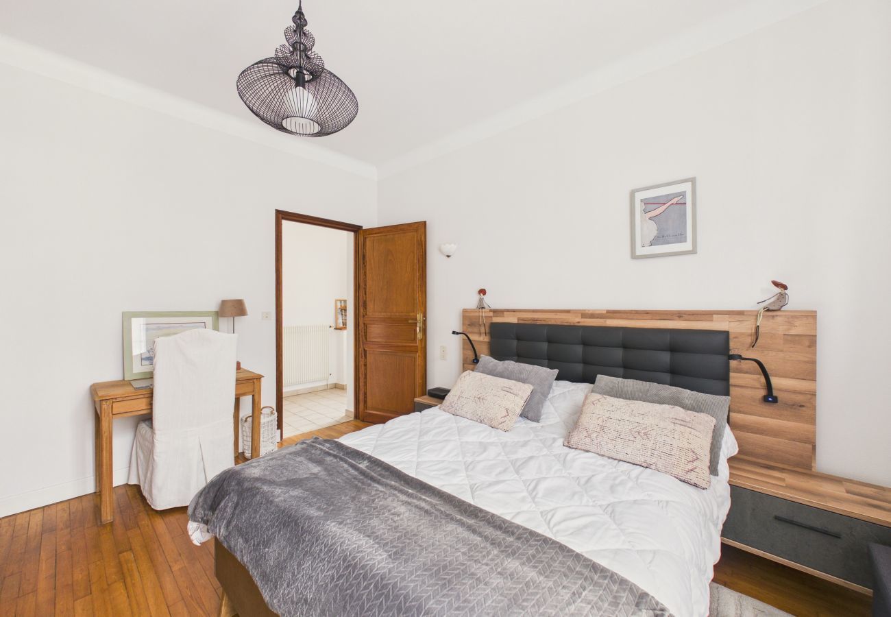 House in Montignac - House for 4 with terrace - Montignac town centre