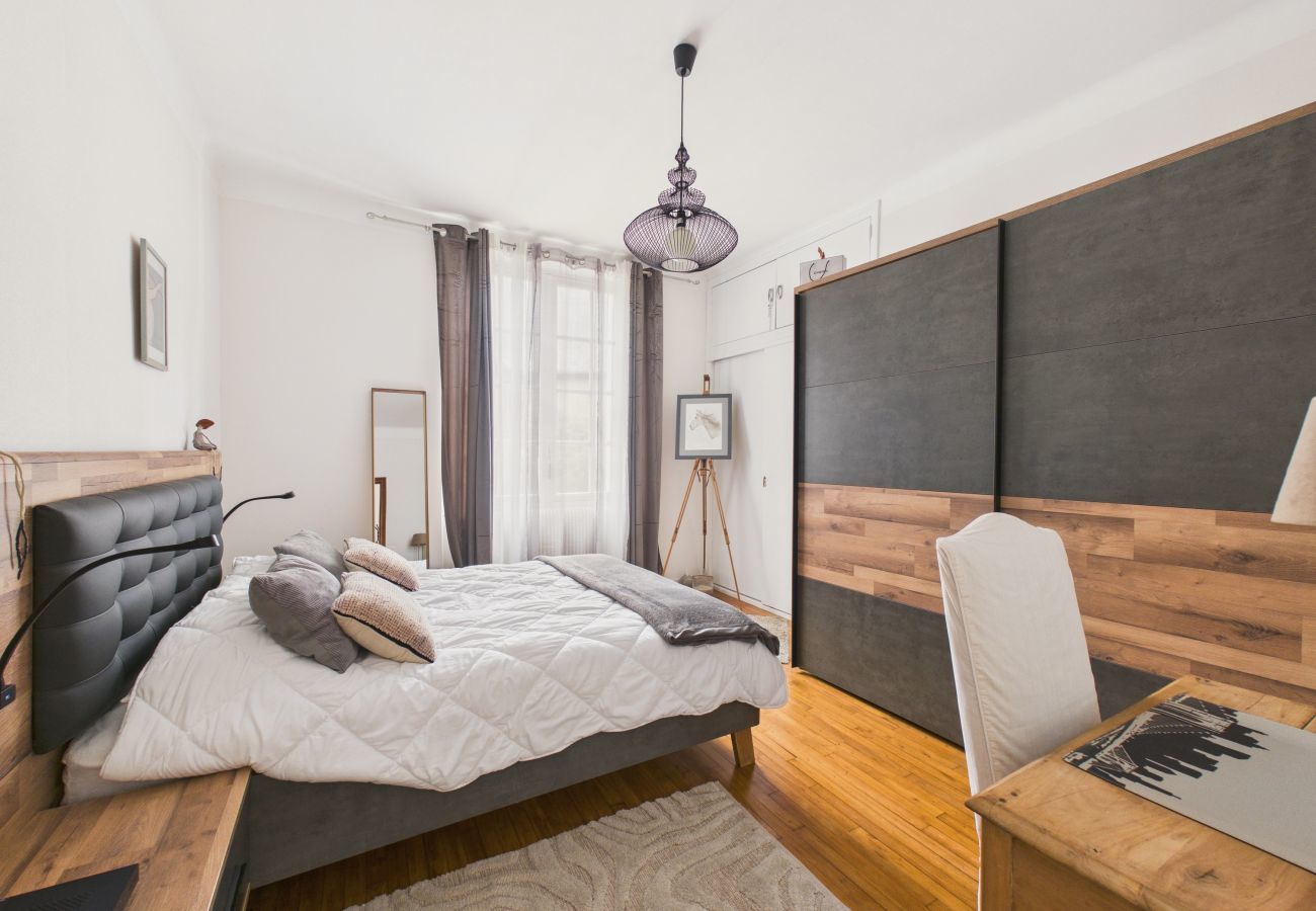 House in Montignac - House for 4 with terrace - Montignac town centre