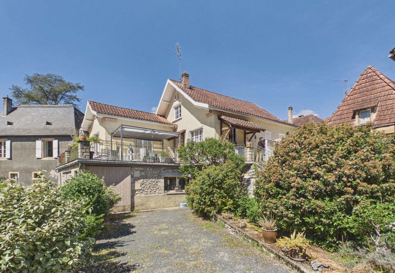 House in Montignac - House for 4 with terrace - Montignac town centre