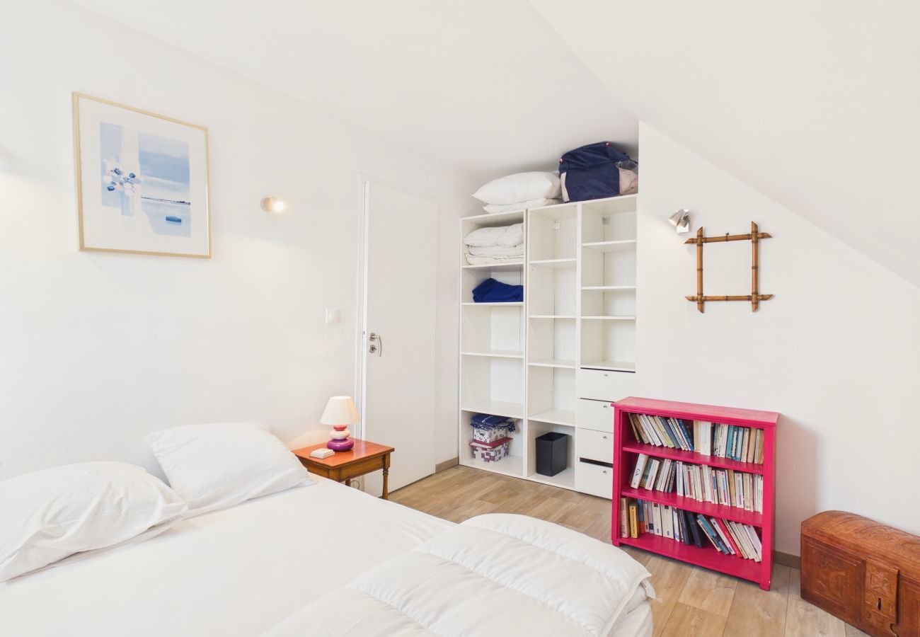 House in Saint-Gildas-de-Rhuys - House for 6 with garden, St Gildas town centre