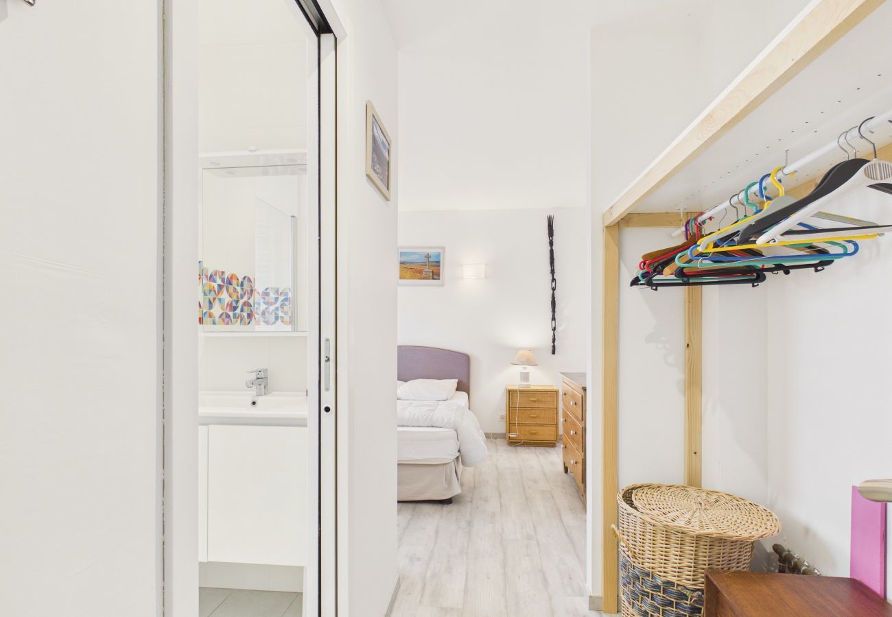 House in Saint-Gildas-de-Rhuys - House for 6 with garden, St Gildas town centre