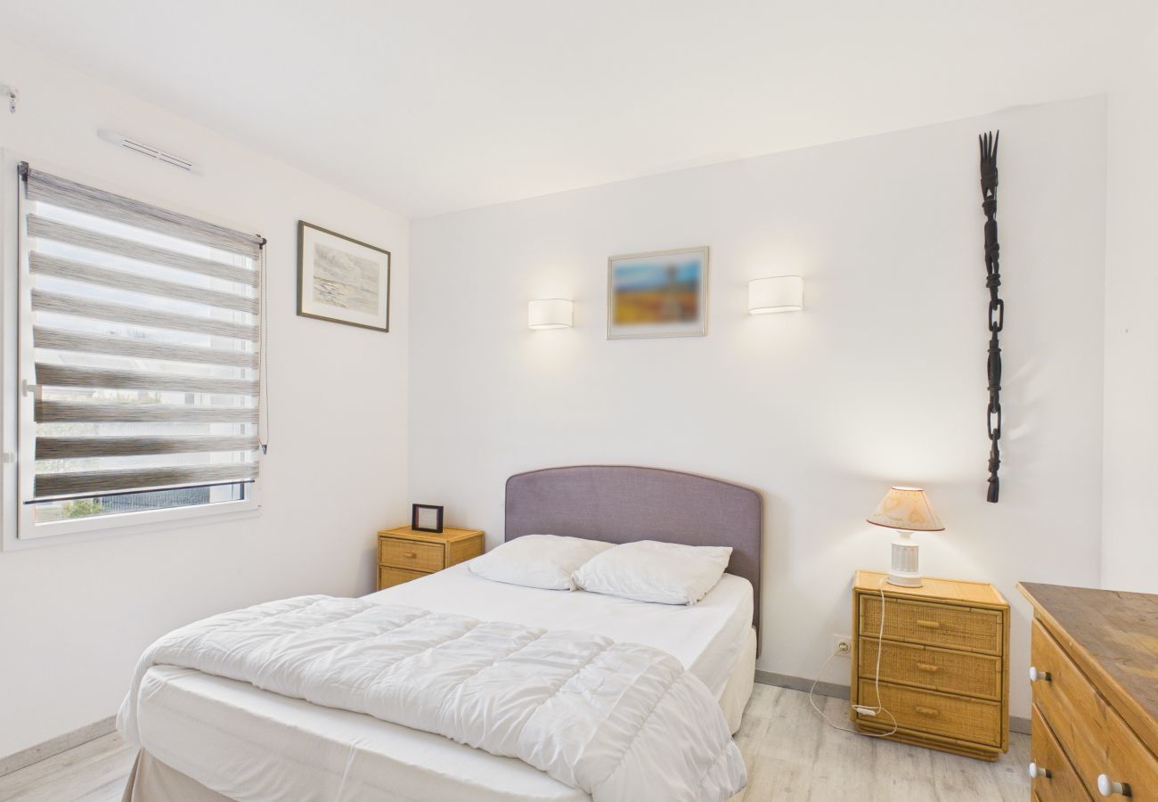 House in Saint-Gildas-de-Rhuys - House for 6 with garden, St Gildas town centre