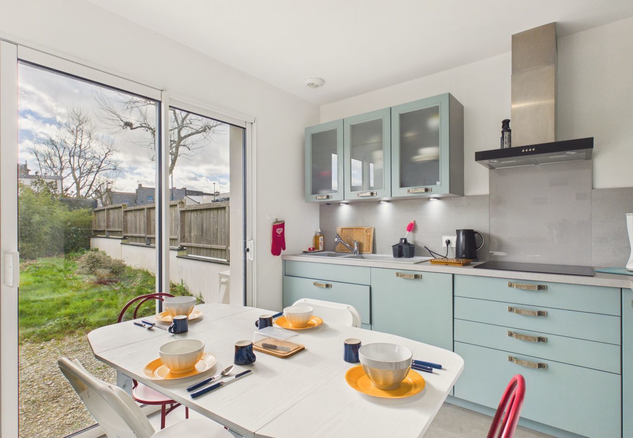 House in Saint-Gildas-de-Rhuys - House for 6 with garden, St Gildas town centre