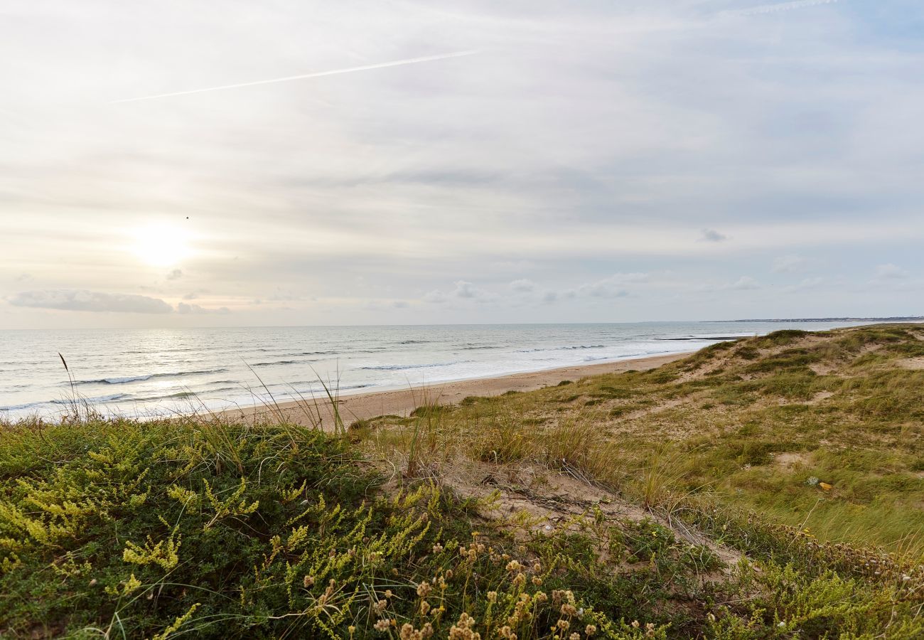 Apartment in Saint-Hilaire-de-Riez - Sea view, beach 300 m away, apartment for 5