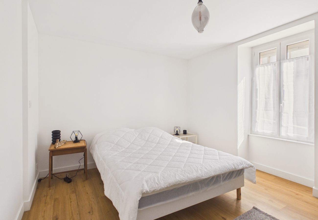 Apartment in Le Pouliguen - 350m from Port – Apartment for 4 with terrace