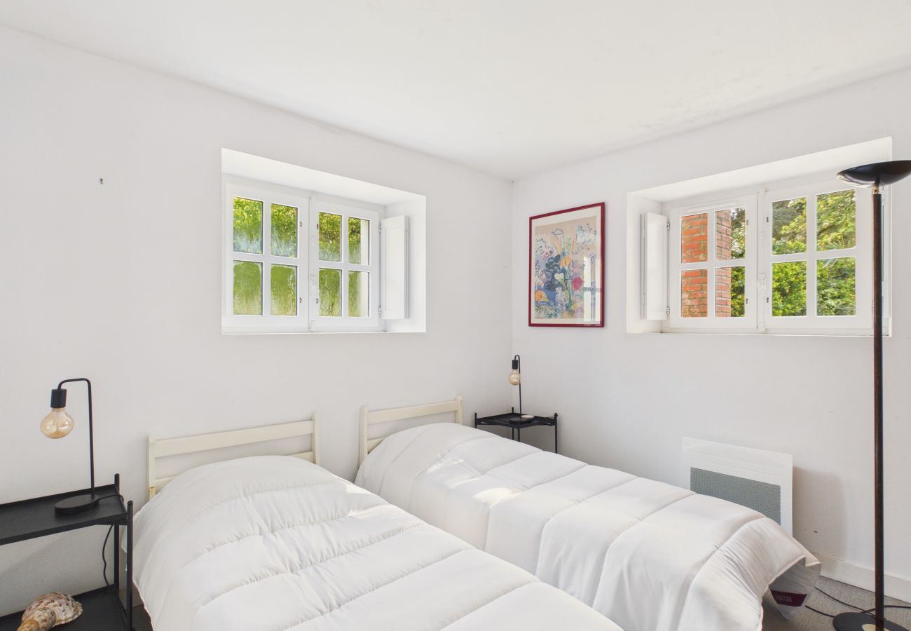 House in Noirmoutier-en-l´Ile - House for 10 with garden, 300 m from the beach