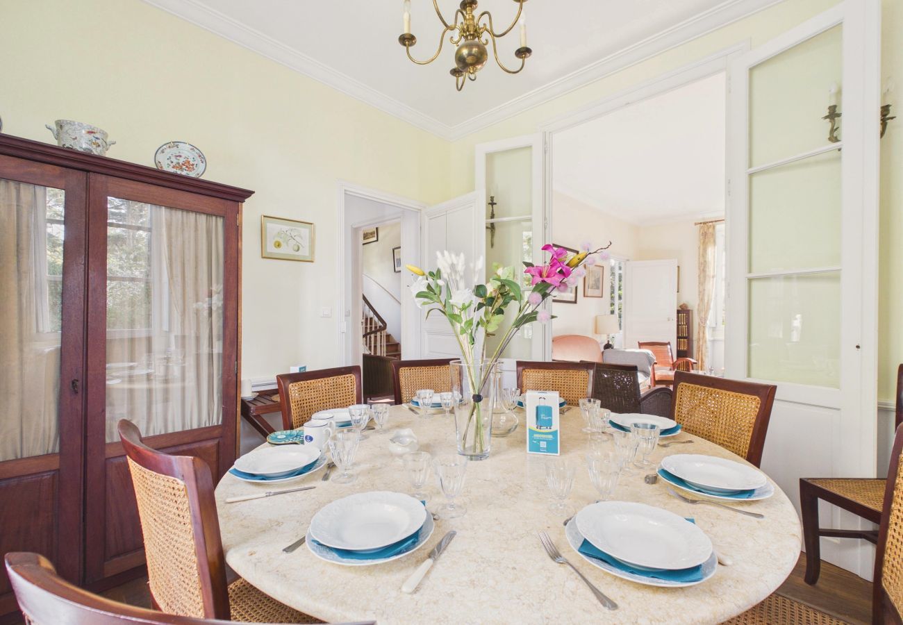 House in Noirmoutier-en-l´Ile - House for 10 with garden, 300 m from the beach