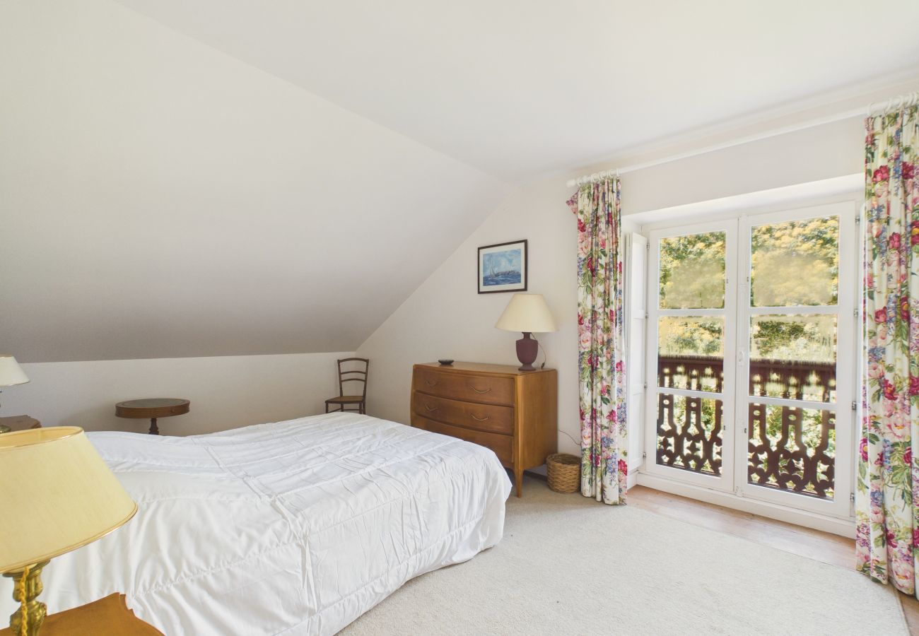 House in Noirmoutier-en-l´Ile - House for 10 with garden, 300 m from the beach