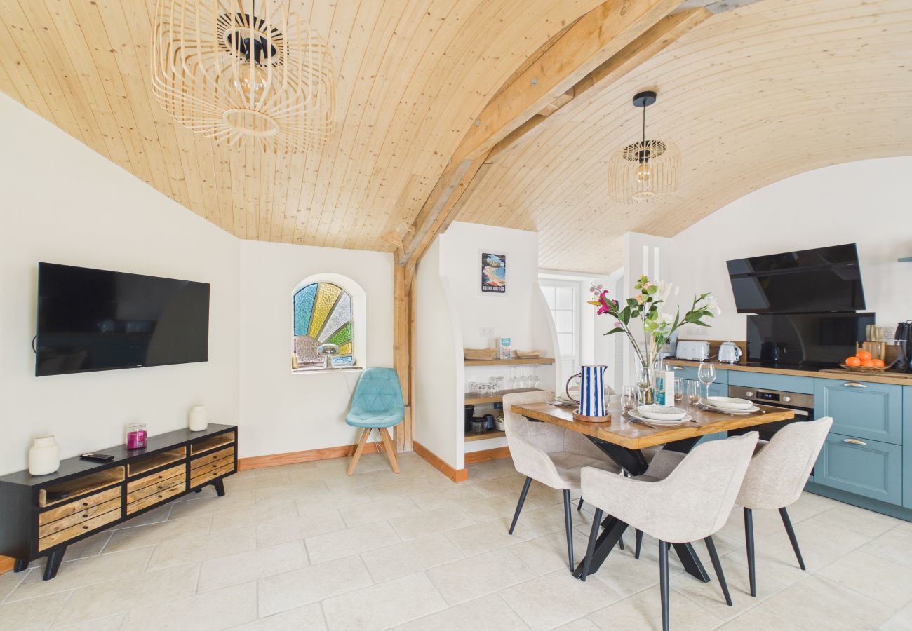 House in L'Epine - House for 6 with garden -  near the center