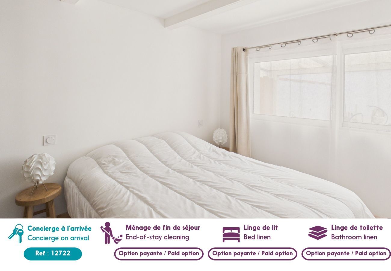 House in L'Epine - House for 6 with garden -  near the center