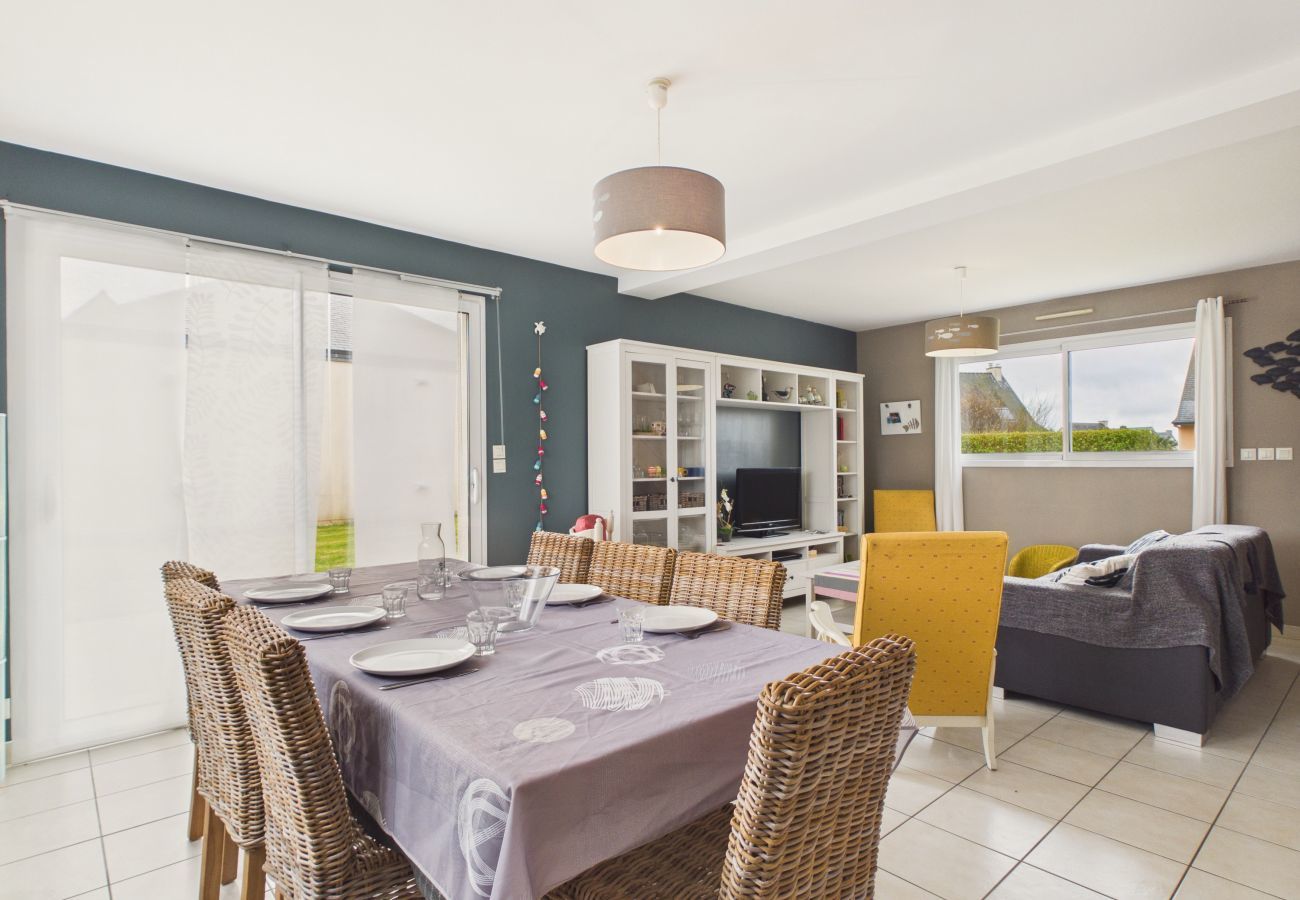 House in Guissény - Beach 200m away, house for 6 with garden