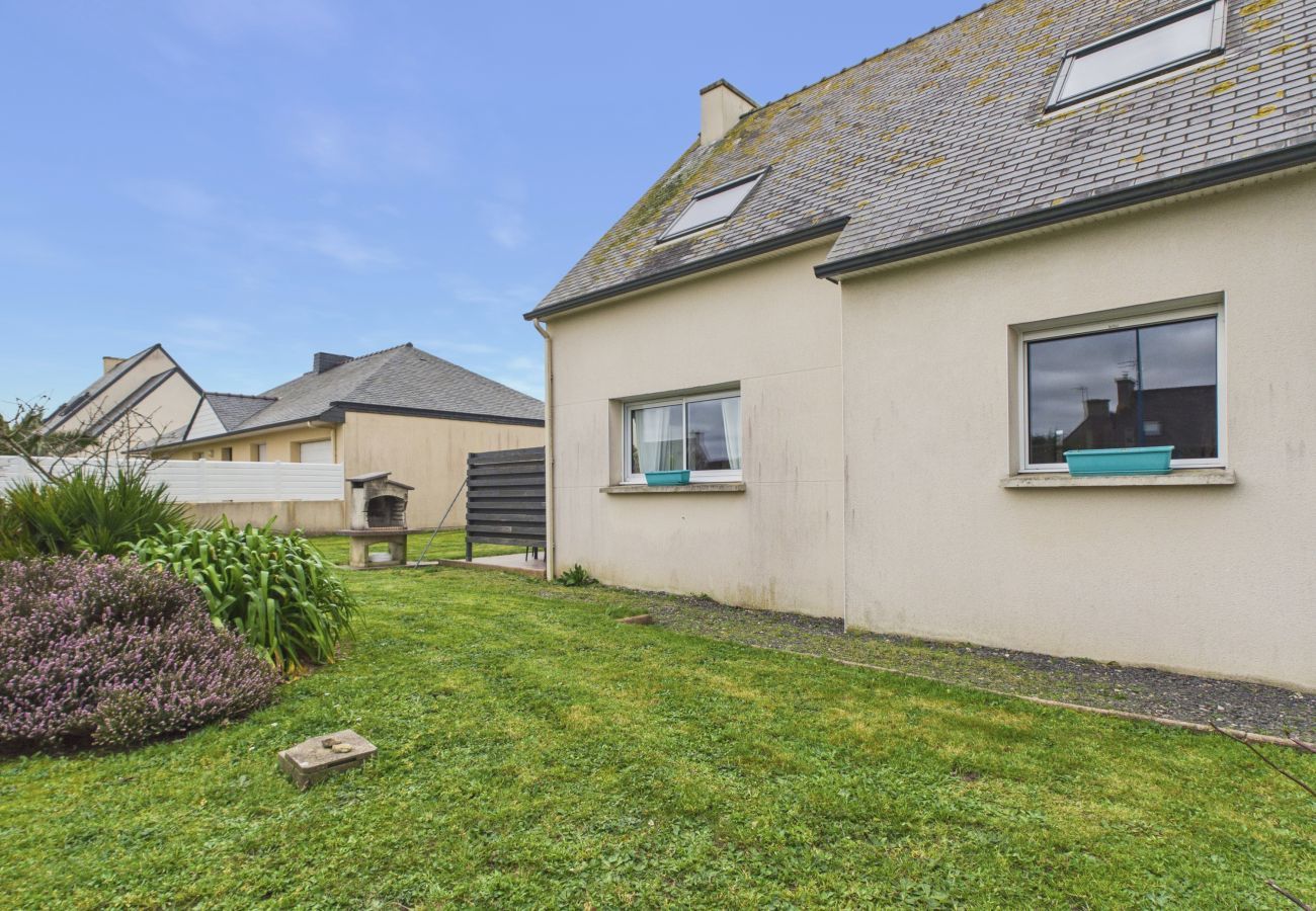 House in Guissény - Beach 200m away, house for 6 with garden