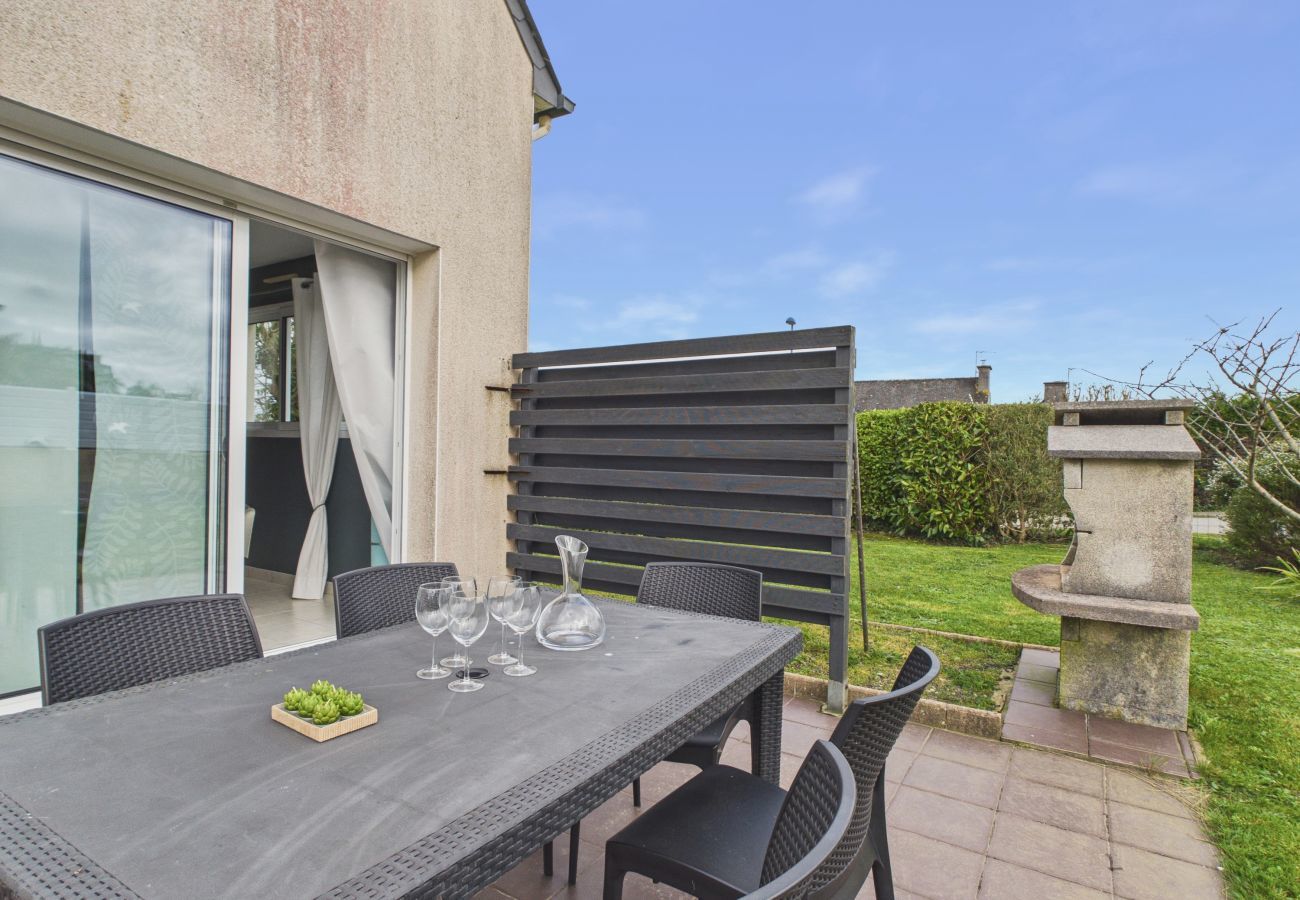 House in Guissény - Beach 200m away, house for 6 with garden