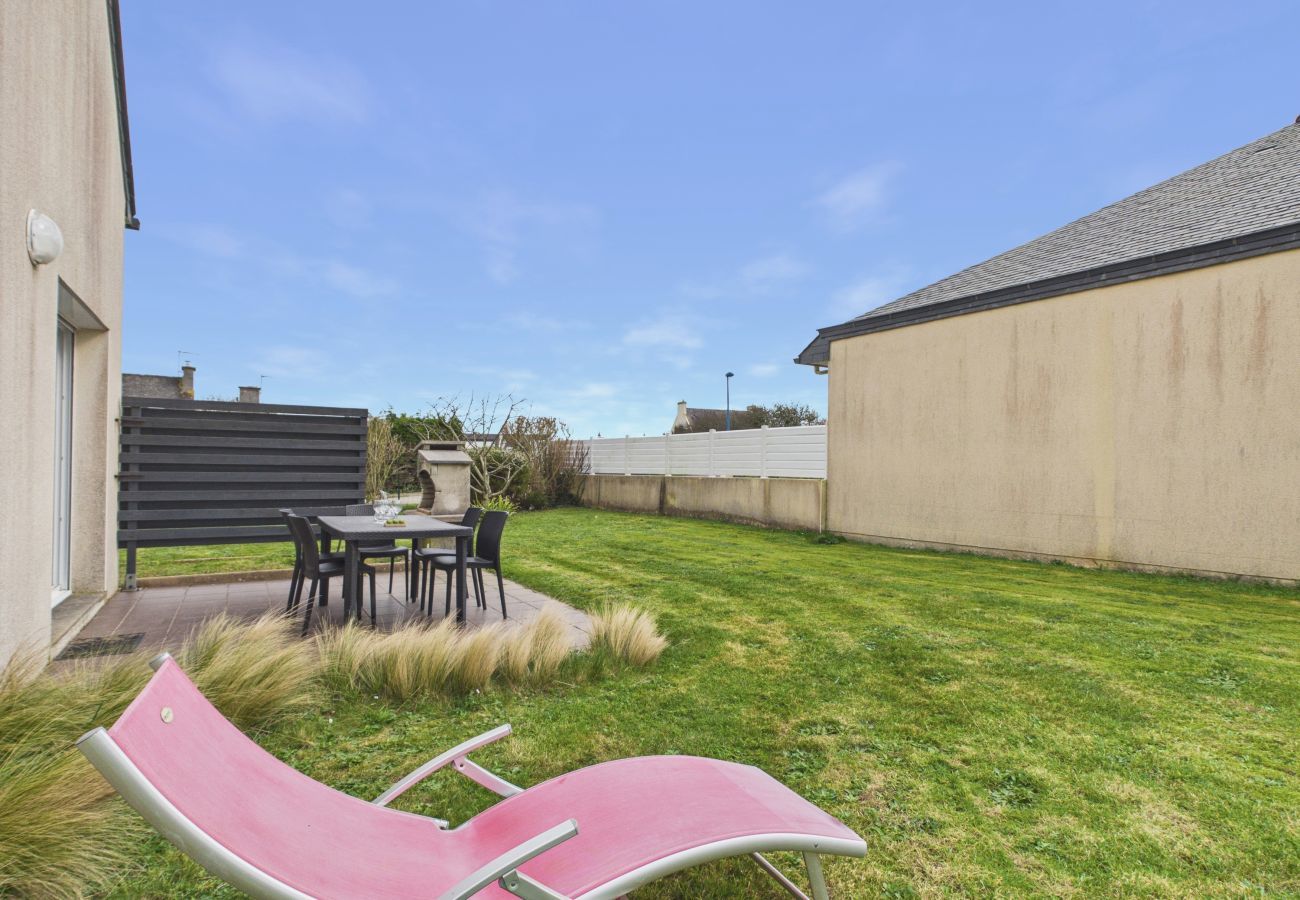 House in Guissény - Beach 200m away, house for 6 with garden