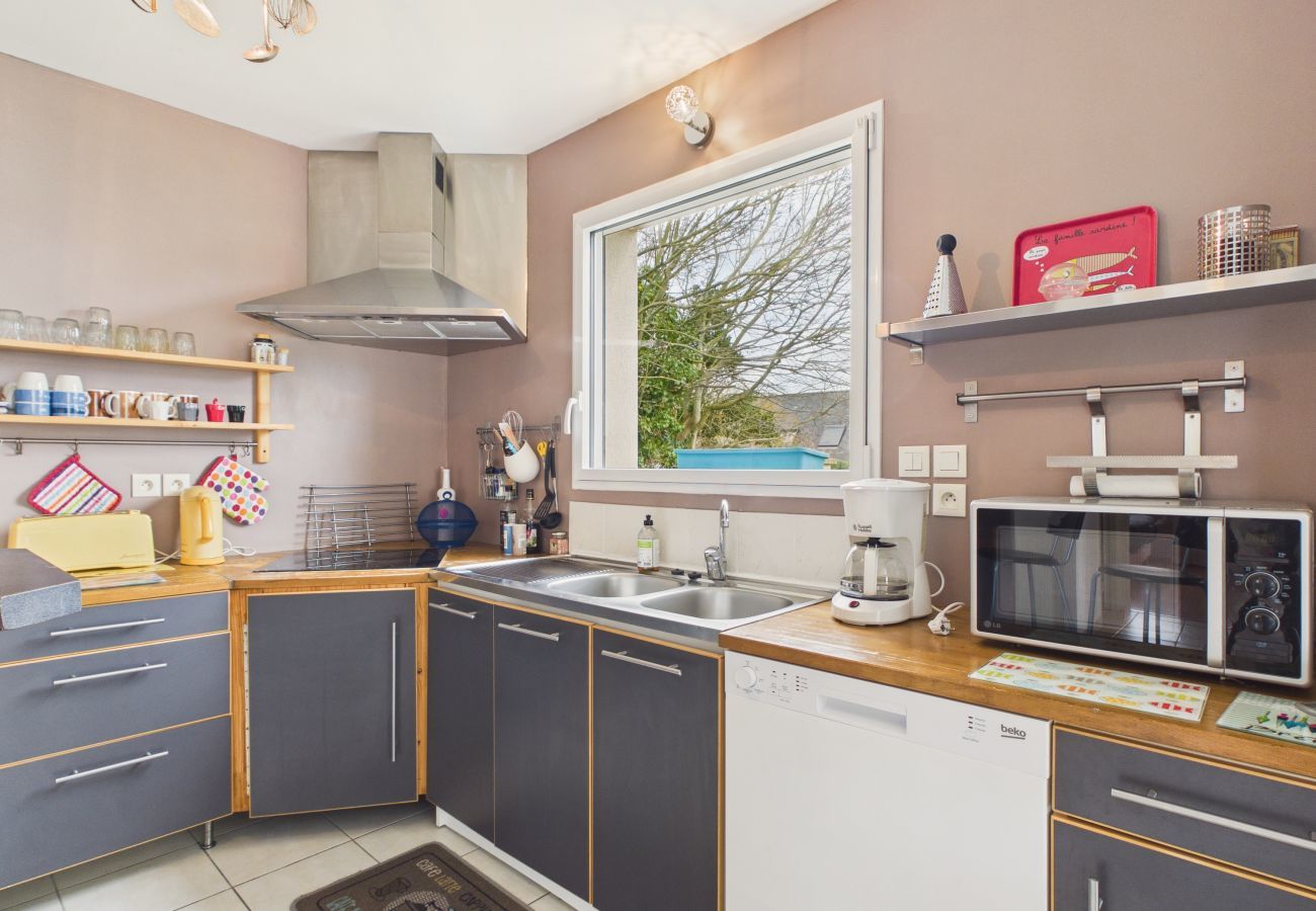 House in Guissény - Beach 200m away, house for 6 with garden