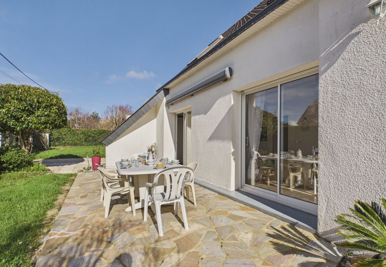 House in Saint-Gildas-de-Rhuys - 500m from the beach, house for 6 with garden