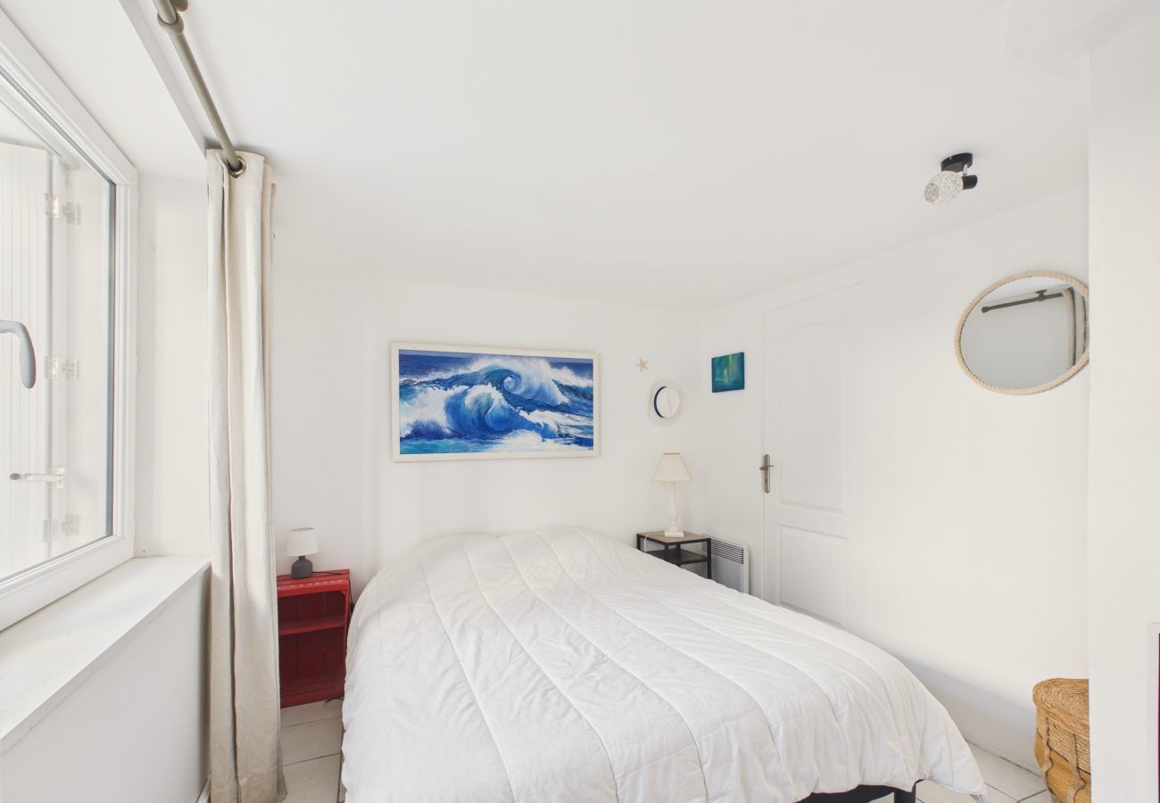 Apartment in Les Portes-en-Ré - Apartment for 4, town centre, 700m from the beach