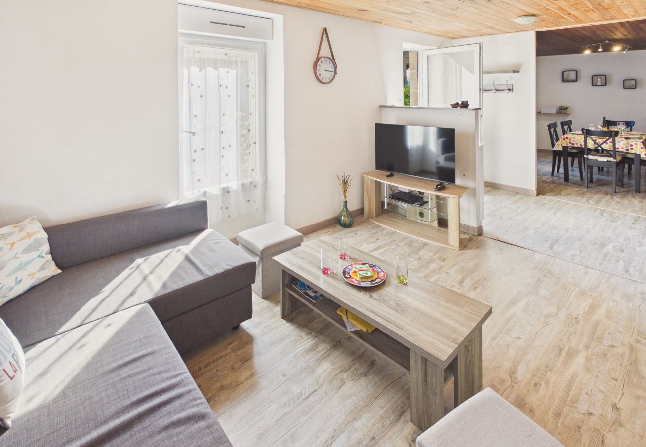 House in Ile Tudy - House for 6 close to the port, shops and beaches