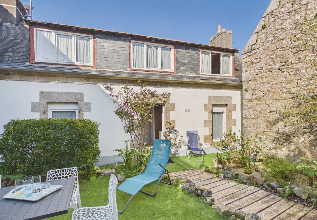House in Ile Tudy - House for 6 close to the port, shops and beaches