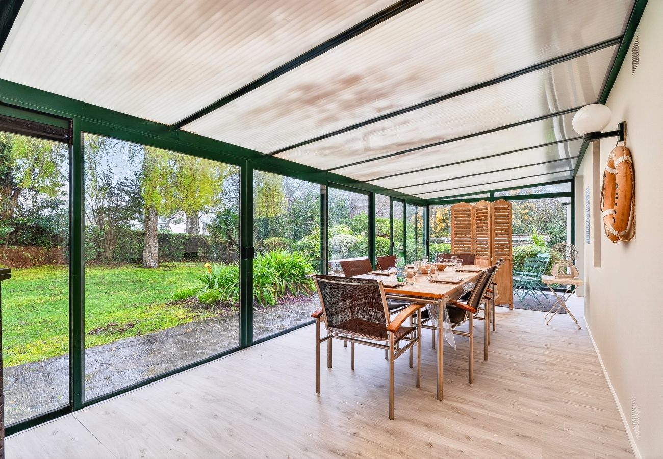 House in Dinard - House for 12 with garden, 600m from the beach