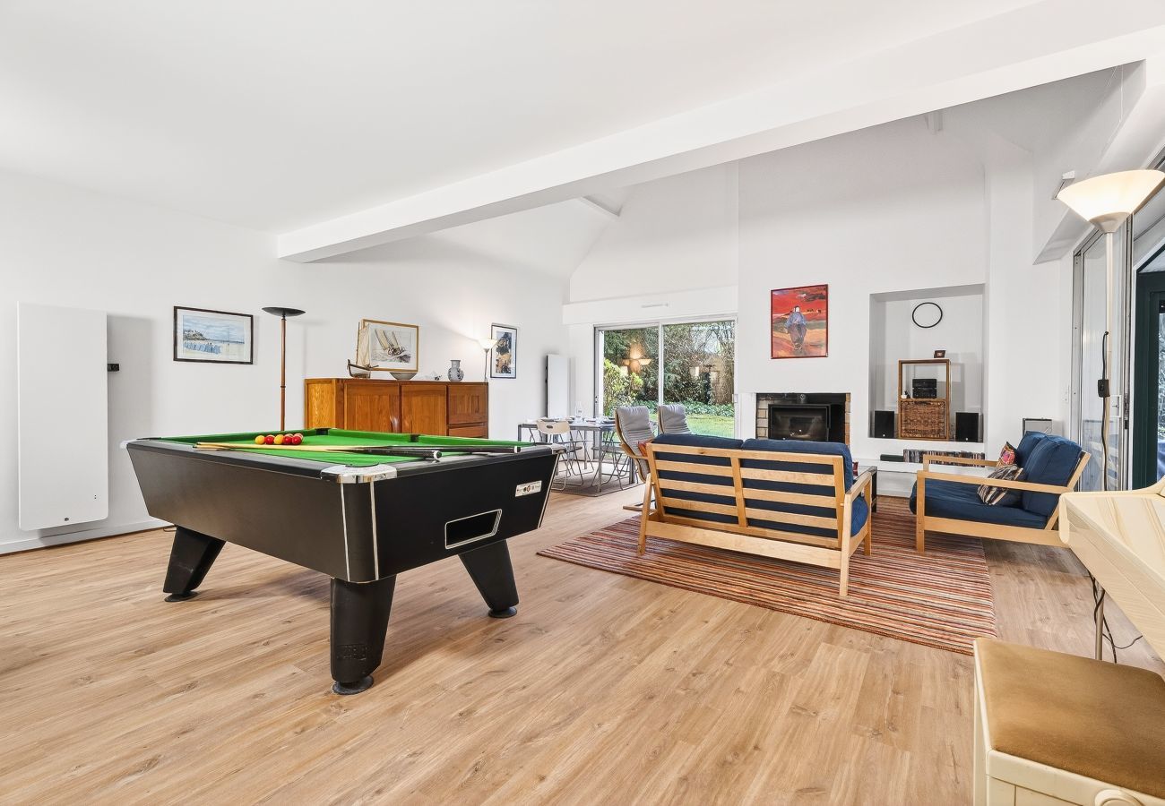 House in Dinard - House for 12 with garden, 600m from the beach