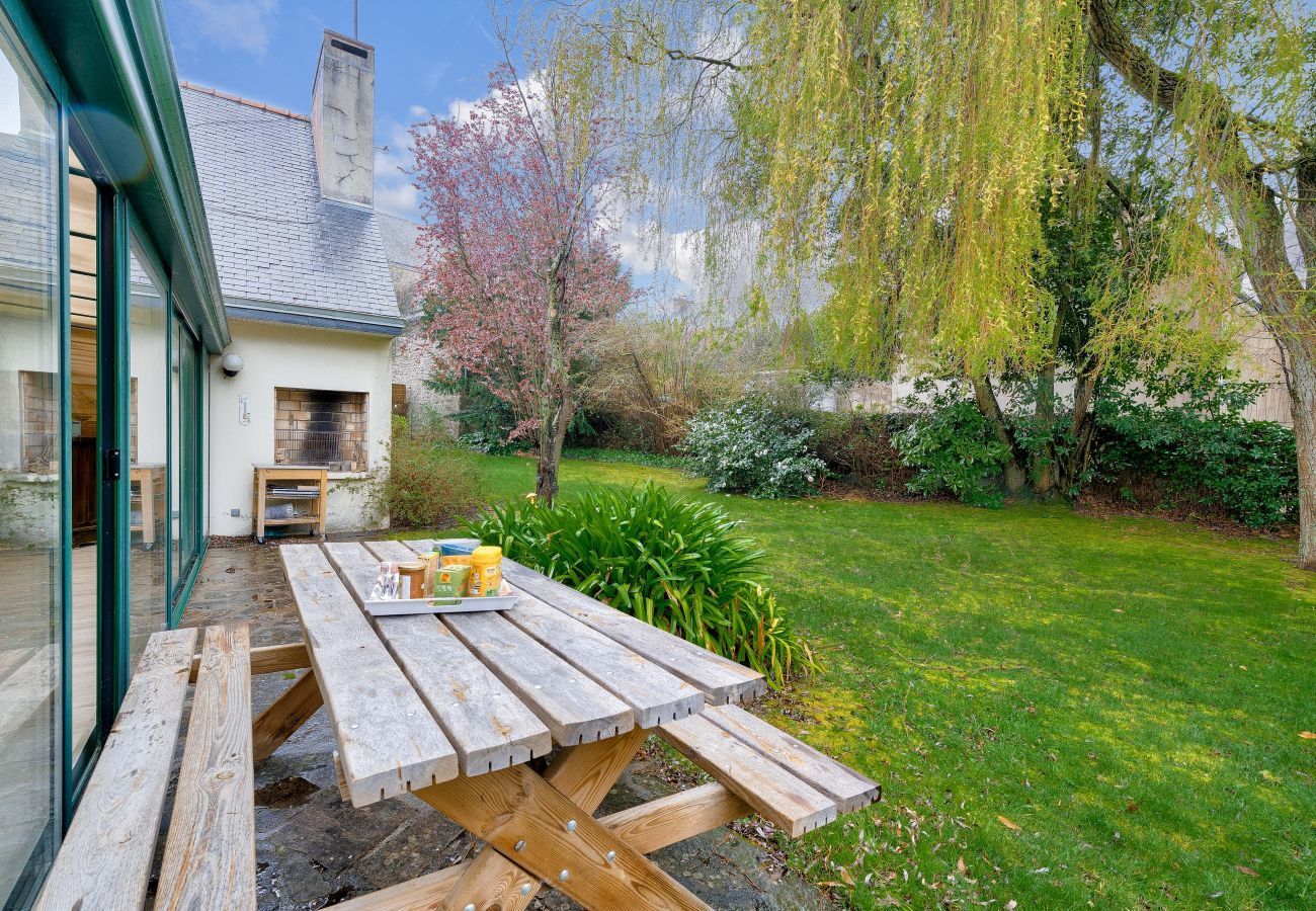 House in Dinard - House for 12 with garden, 600m from the beach