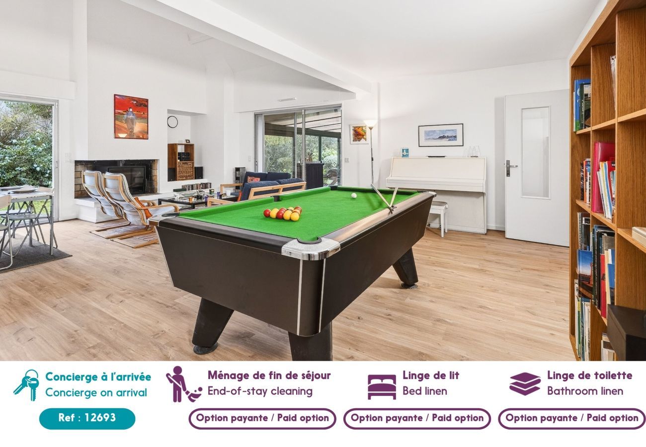 House in Dinard - House for 12 with garden, 600m from the beach