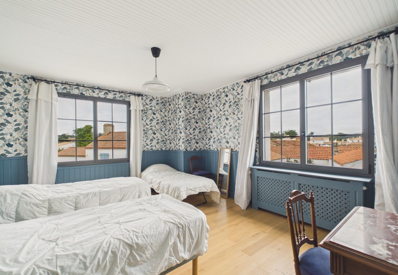 House in L'Epine - House for 8, garden, 700 m from the beach