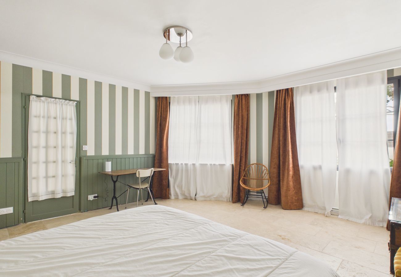 House in L'Epine - House for 8, garden, 700 m from the beach