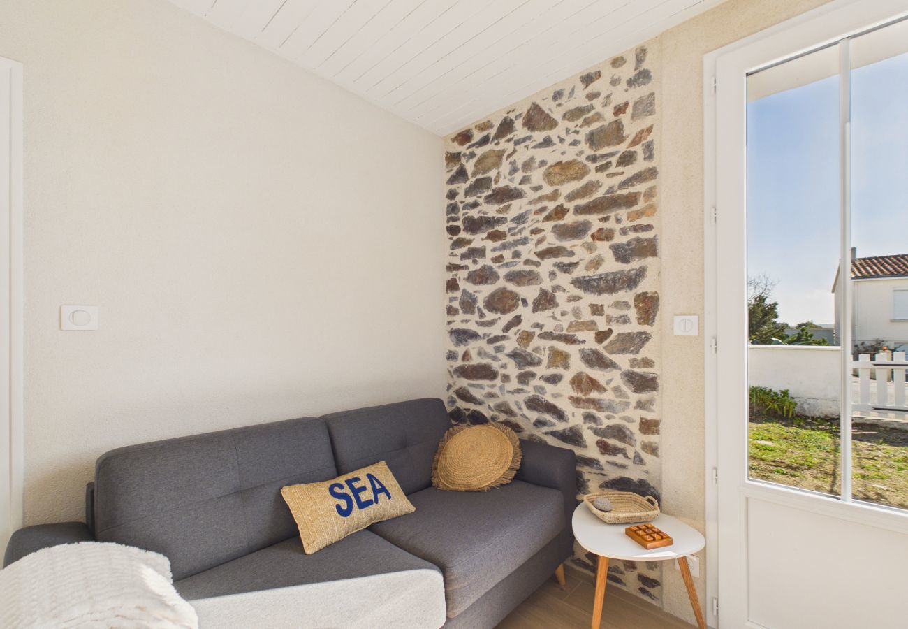 House in Brem-sur-Mer - House for 7 with garden near the sea