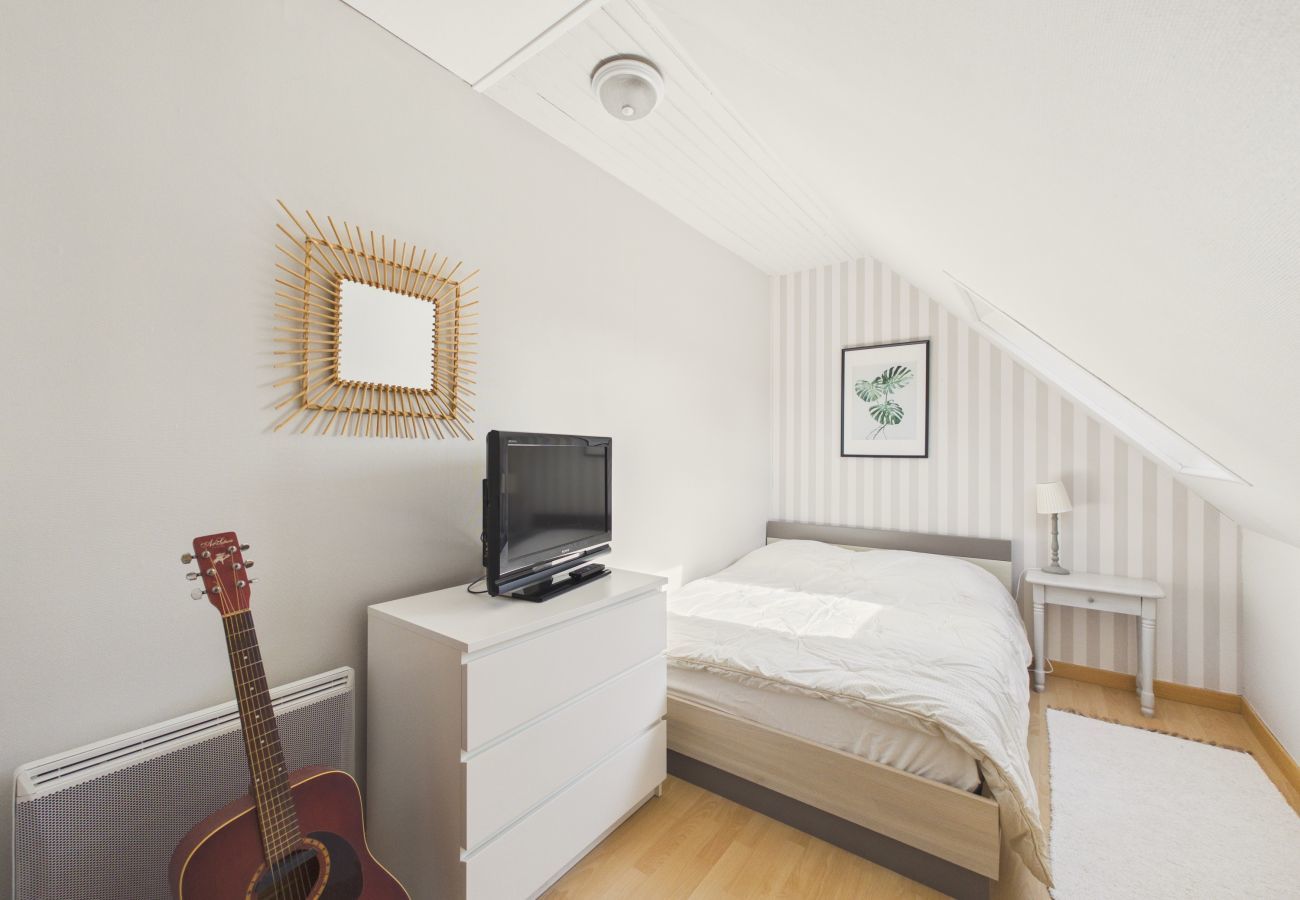 House in La Forêt-Fouesnant - House for 6 adults and 3 children – 900m beach