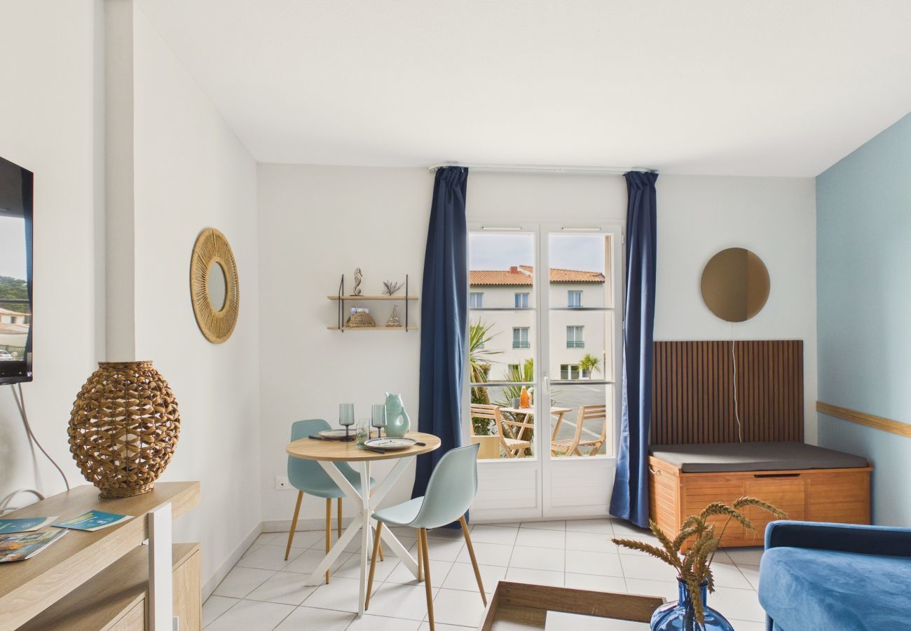 Studio in Ars-en-Ré - Sea 200m away, shared pool, accommodation for 2