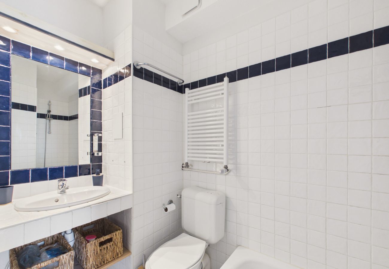 Studio in Ars-en-Ré - Sea 200m away, shared pool, accommodation for 2