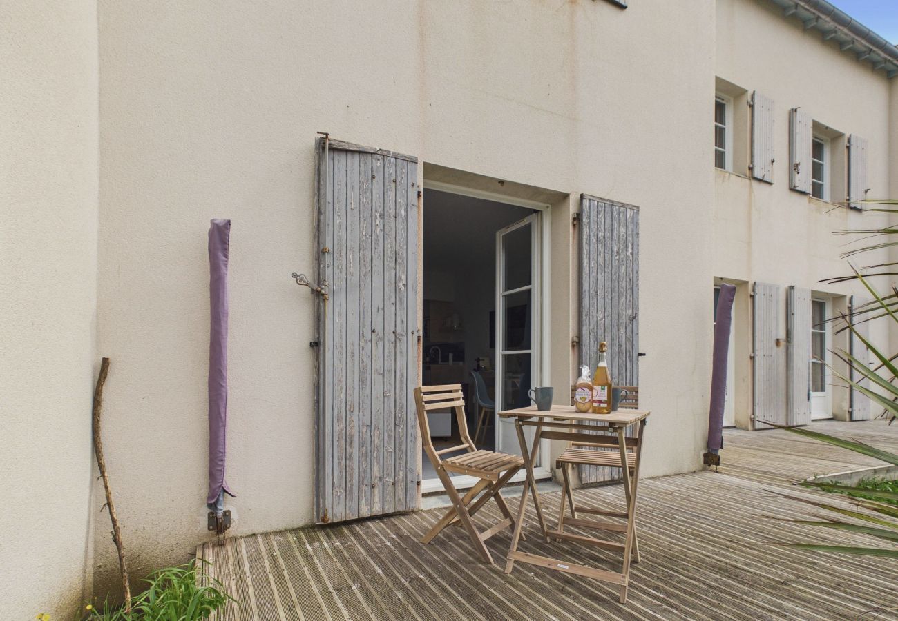 Studio in Ars-en-Ré - Sea 200m away, shared pool, accommodation for 2