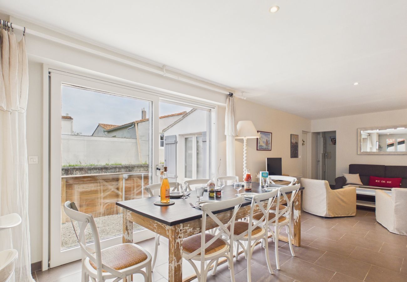 House in Ars-en-Ré - Accommodation for 8, garden, near salt marshes