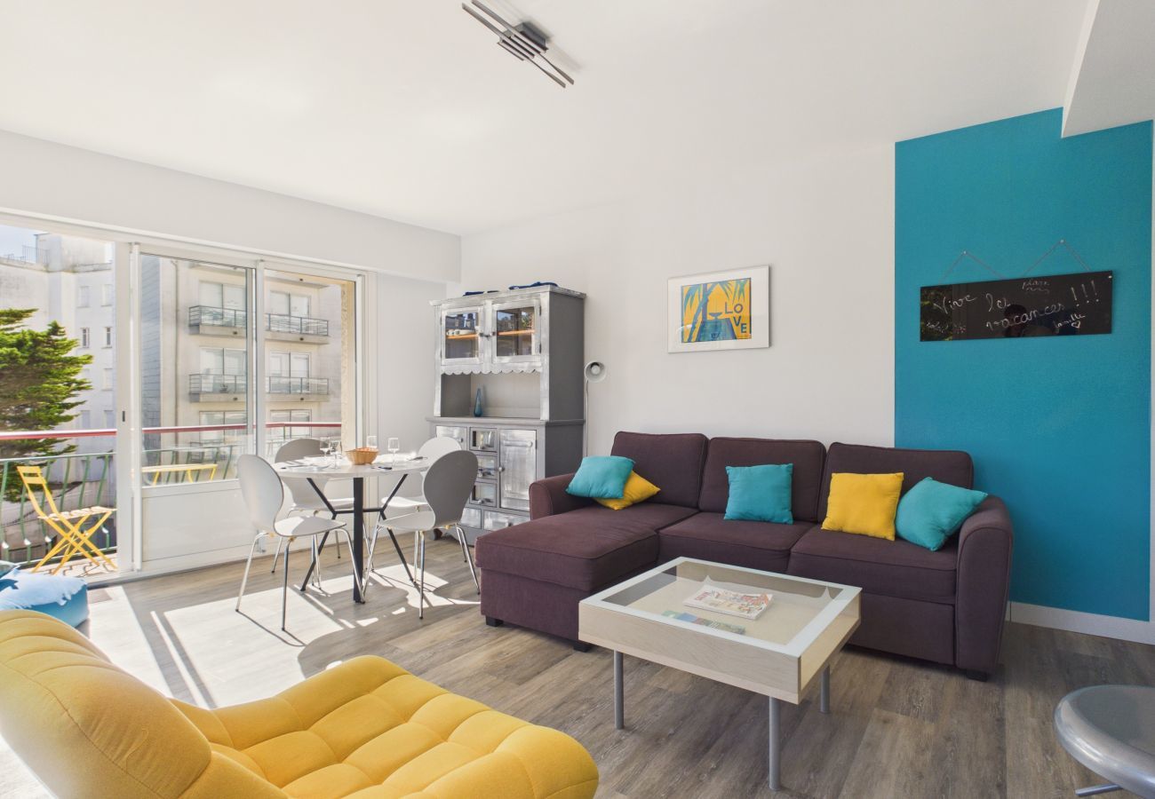 Apartment in La Baule-Escoublac - Sea view, beach 50m away, 2 adults, 2 children