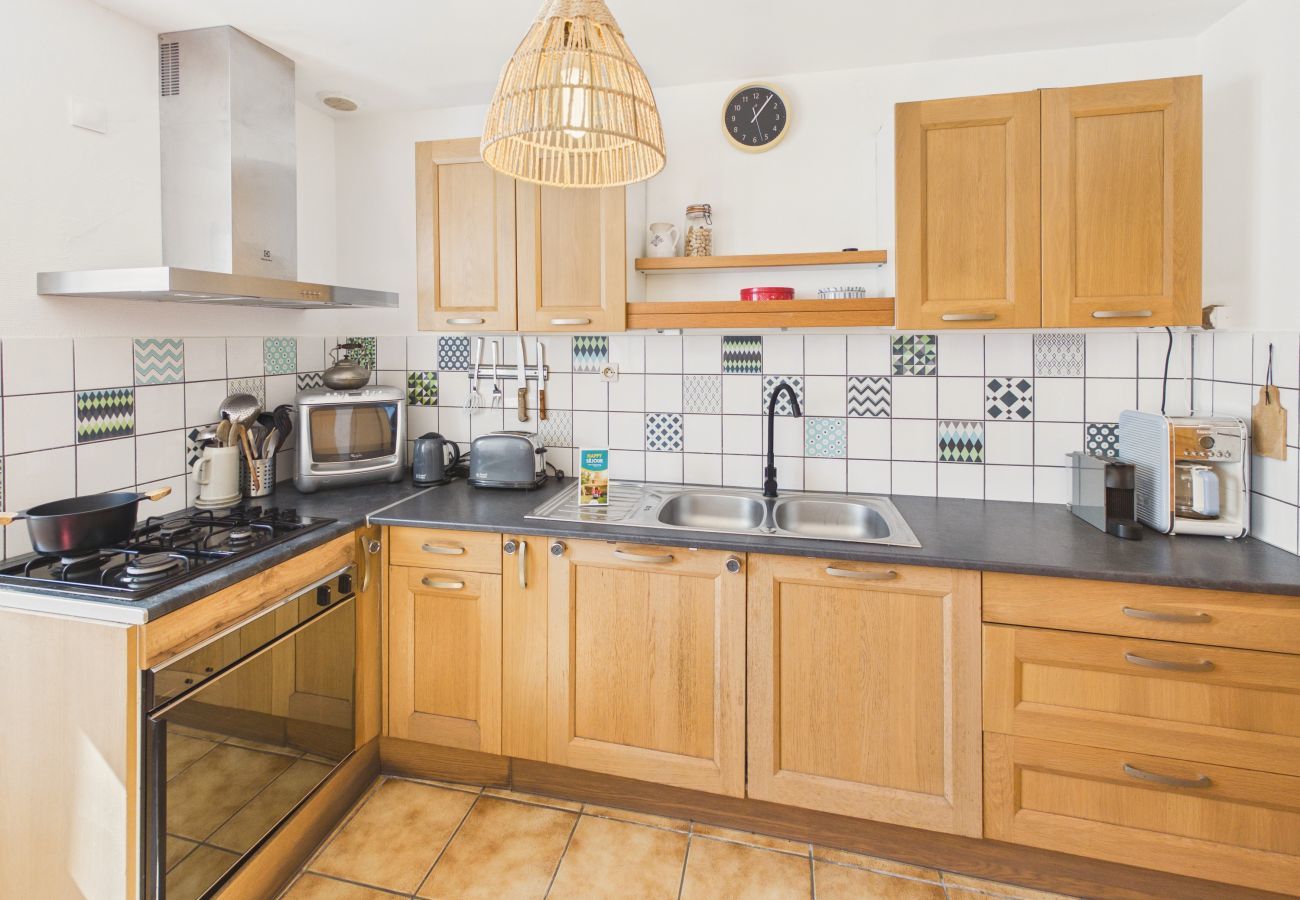 House in Plomeur - House for 5 with garden, Plomeur town centre