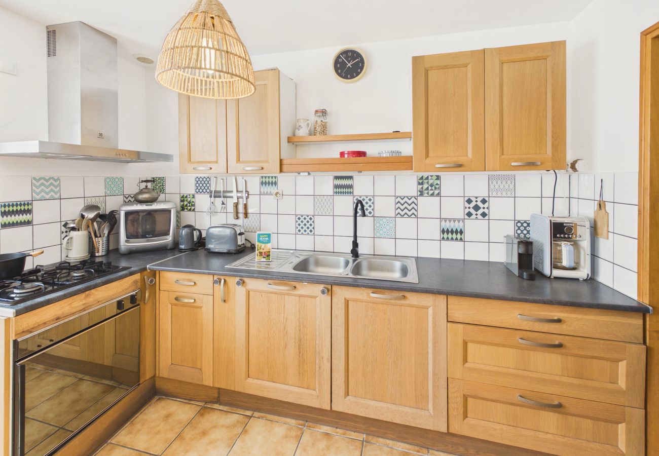 House in Plomeur - House for 5 with garden, Plomeur town centre