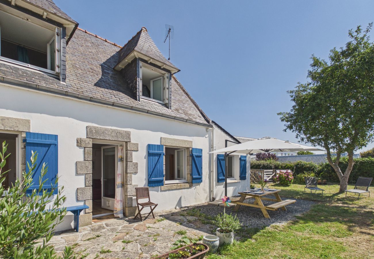 House in Plomeur - Family home for 5, garden - La Torche