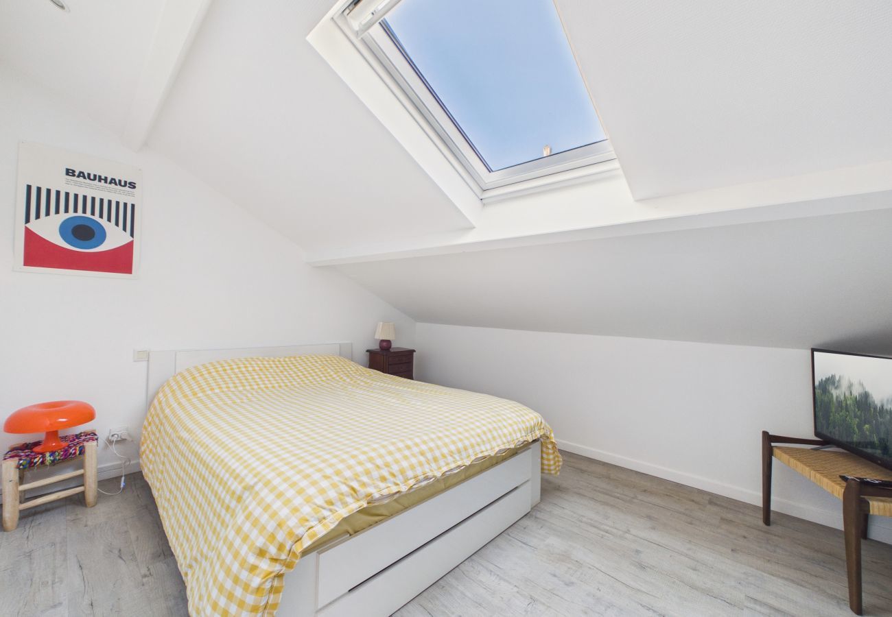 Terraced House in Pornic - House near the train station and beach  for 4