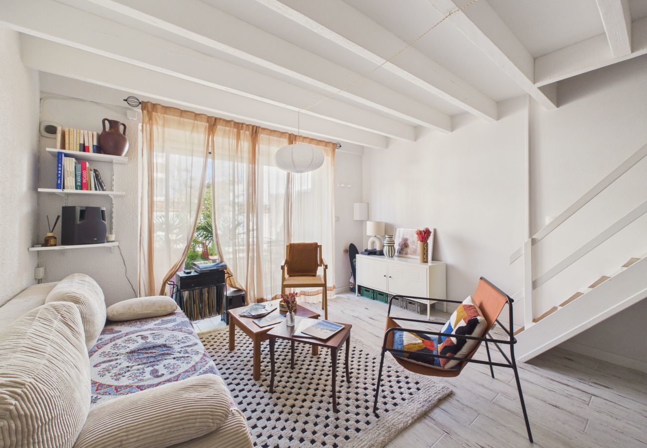 Terraced House in Pornic - House near the train station and beach  for 4