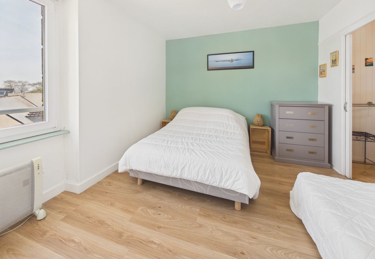 Apartment in Fouesnant - Sea-view apartment for 3, 200m from the beach