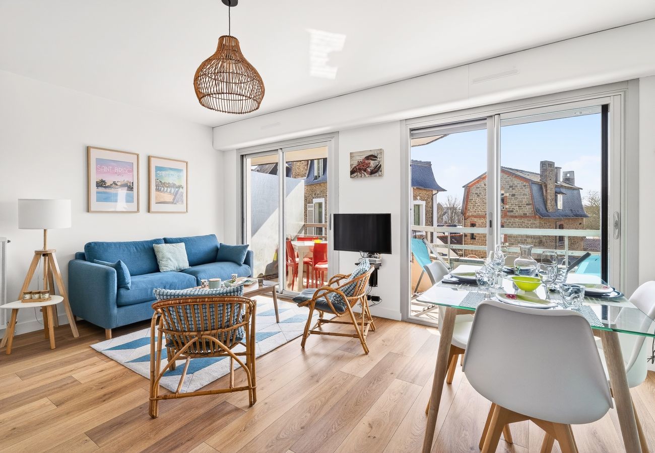 Apartment in Dinard - Accommodation for 4, 500m from the beach