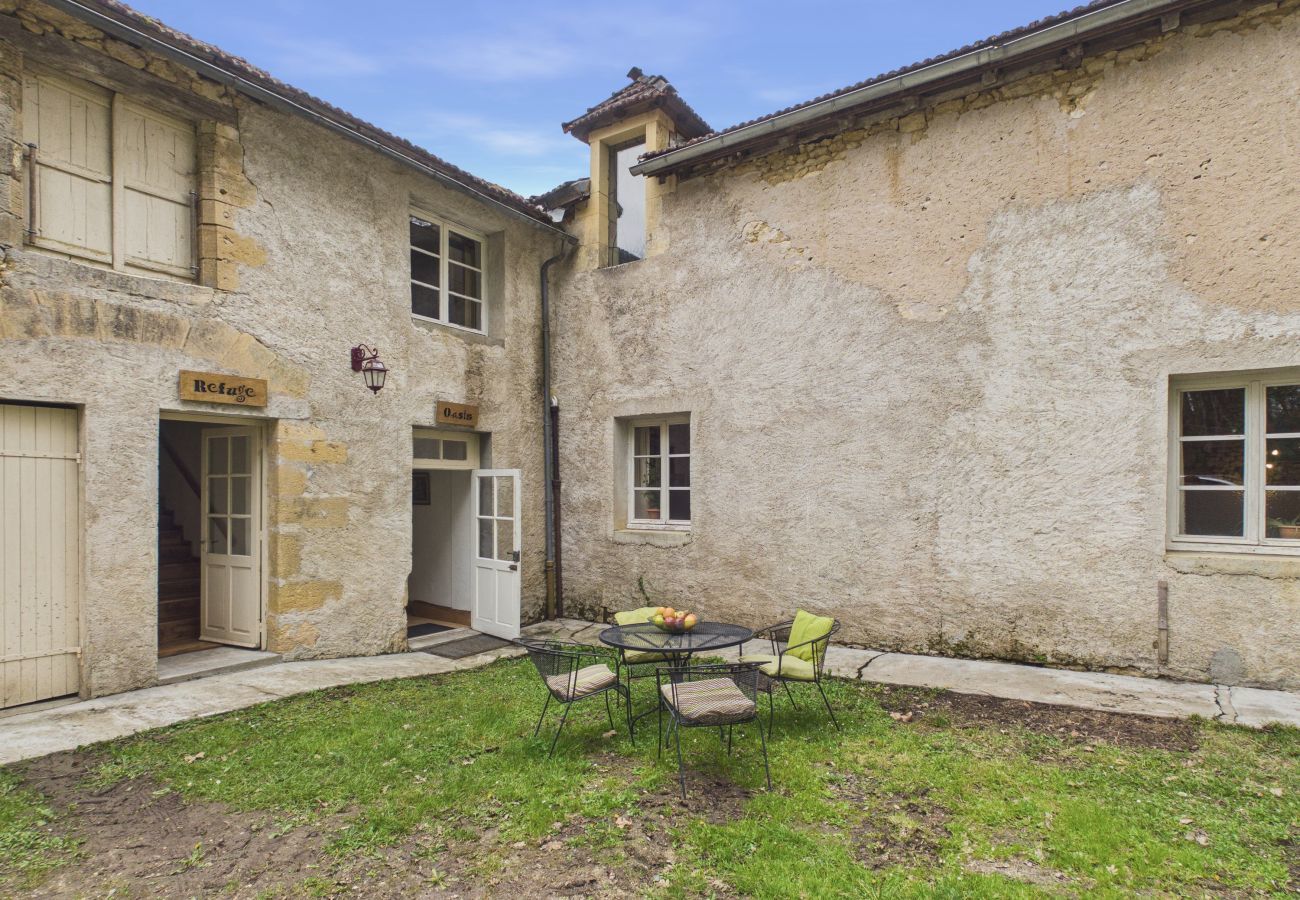 Cottage in Fanlac - Typical cottage for 11 with pool & garden