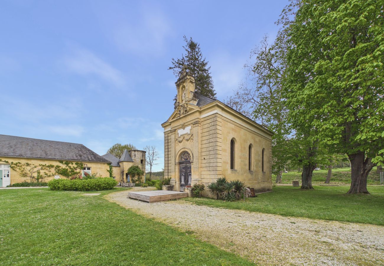 Cottage in Fanlac - Typical cottage for 11 with pool & garden