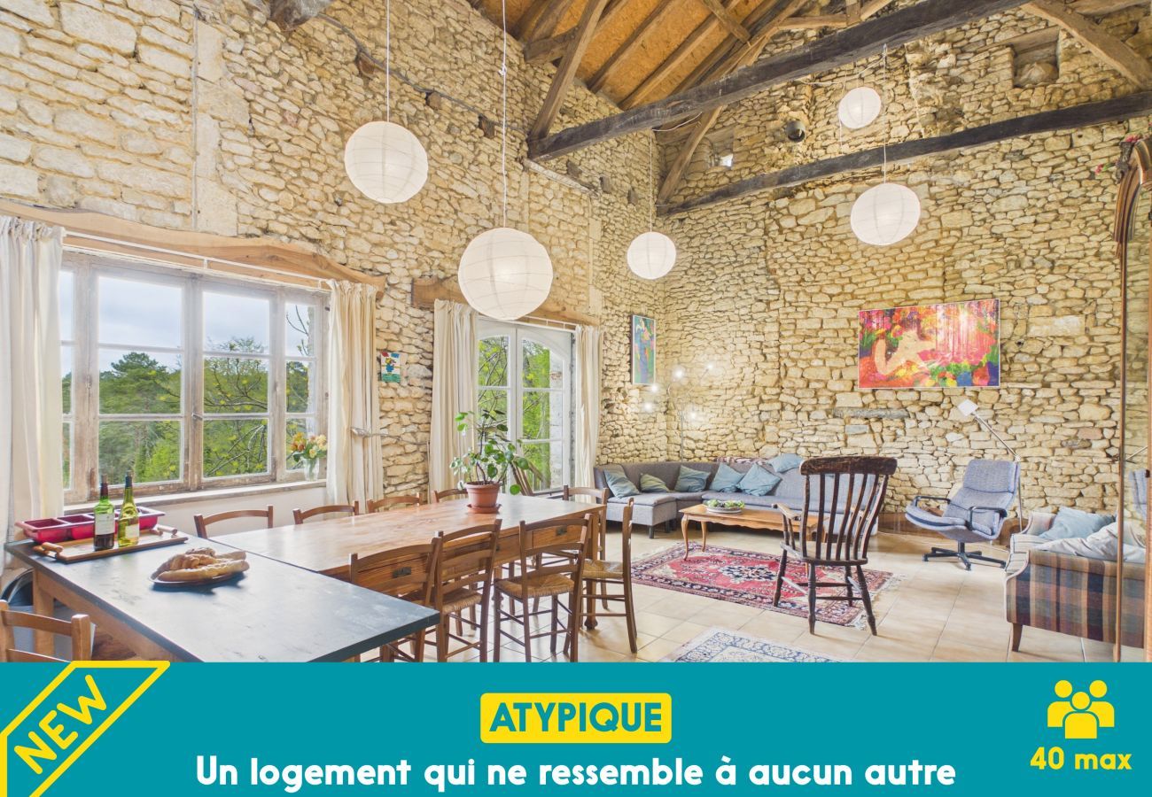 Cottage in Fanlac - Large 11-guest cottage, shared pool & nature