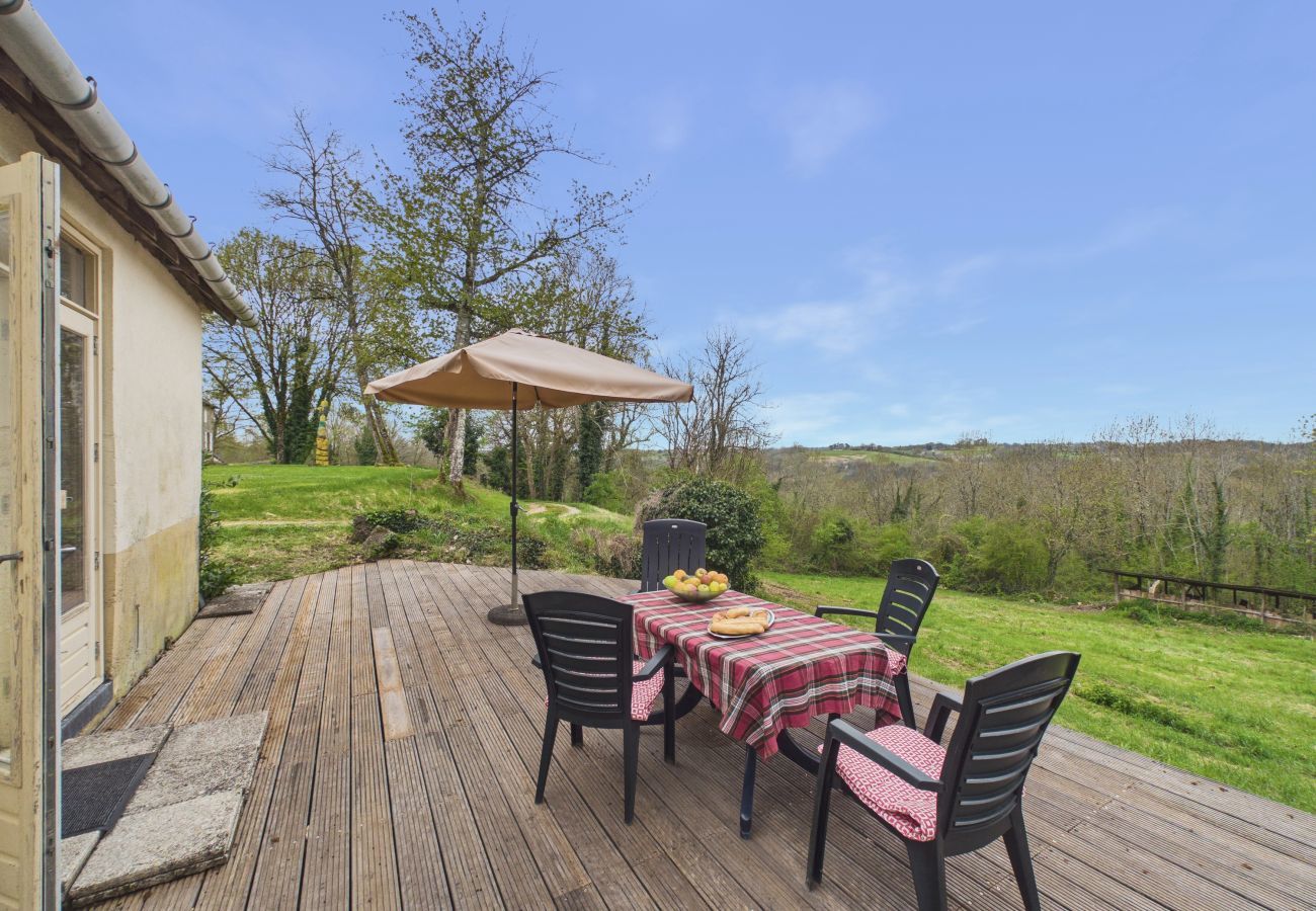 Cottage in Fanlac - La Sonnerie, accommodation in the heart of nature