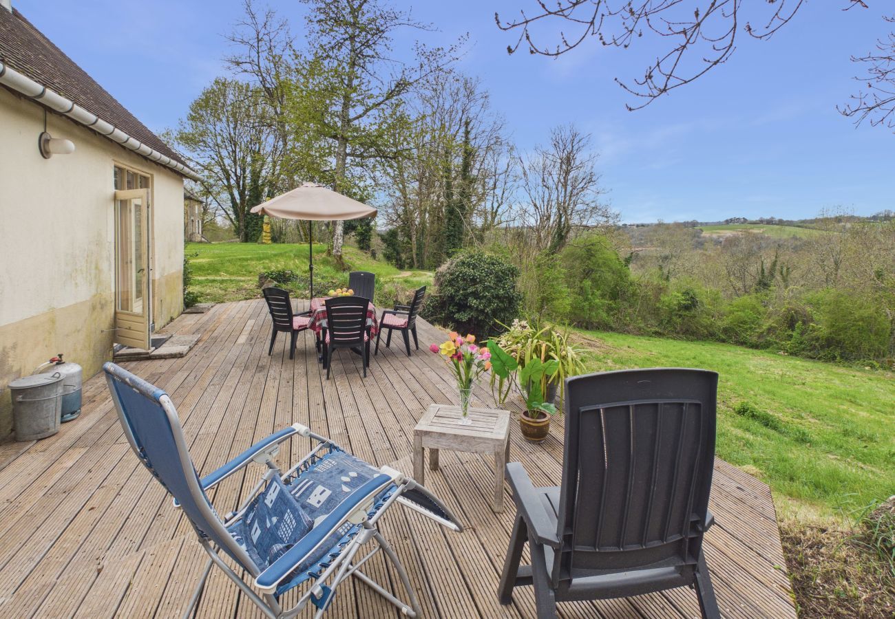 Cottage in Fanlac - La Sonnerie, accommodation in the heart of nature